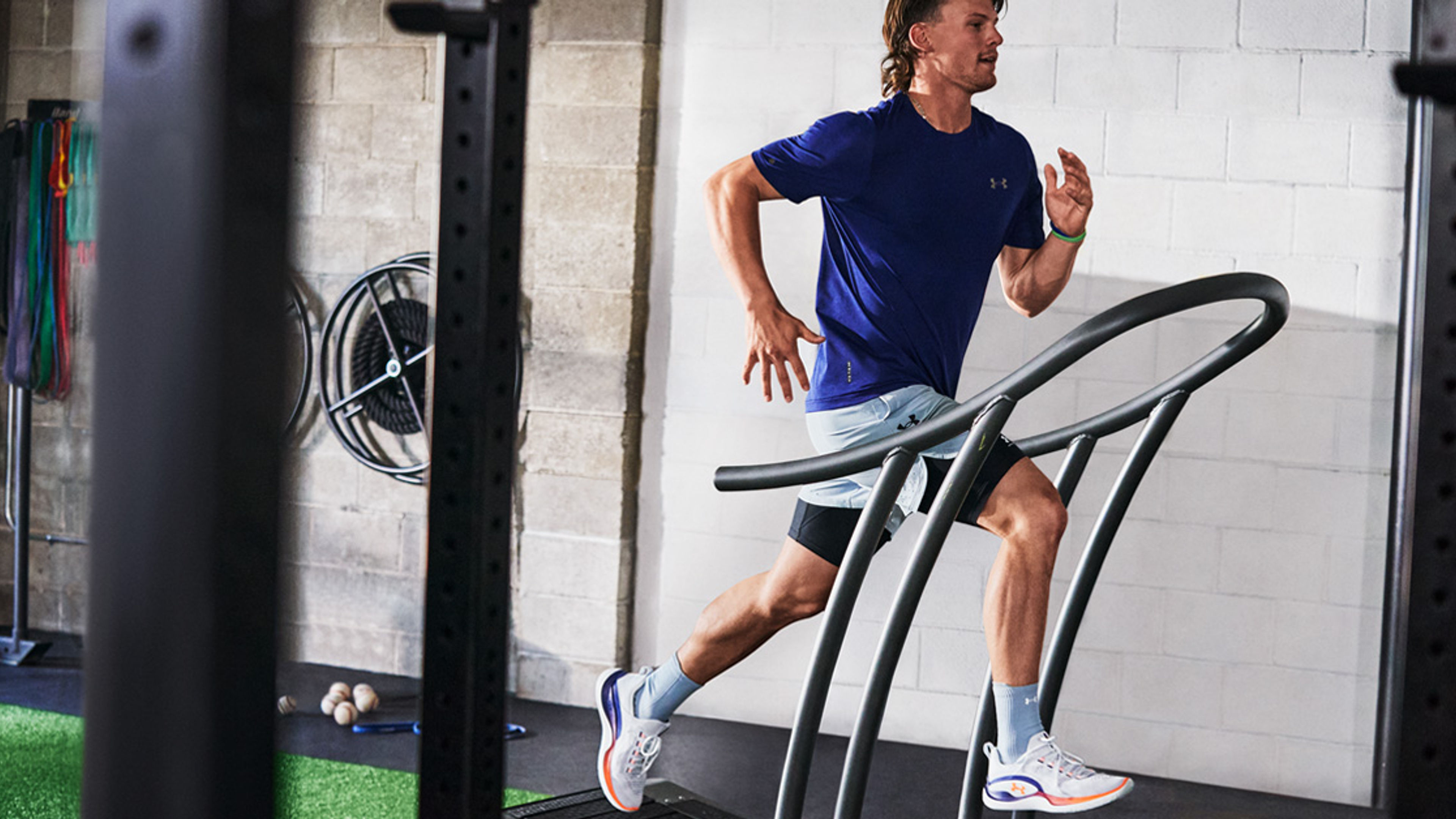 Imej Sepanduk Under Armour