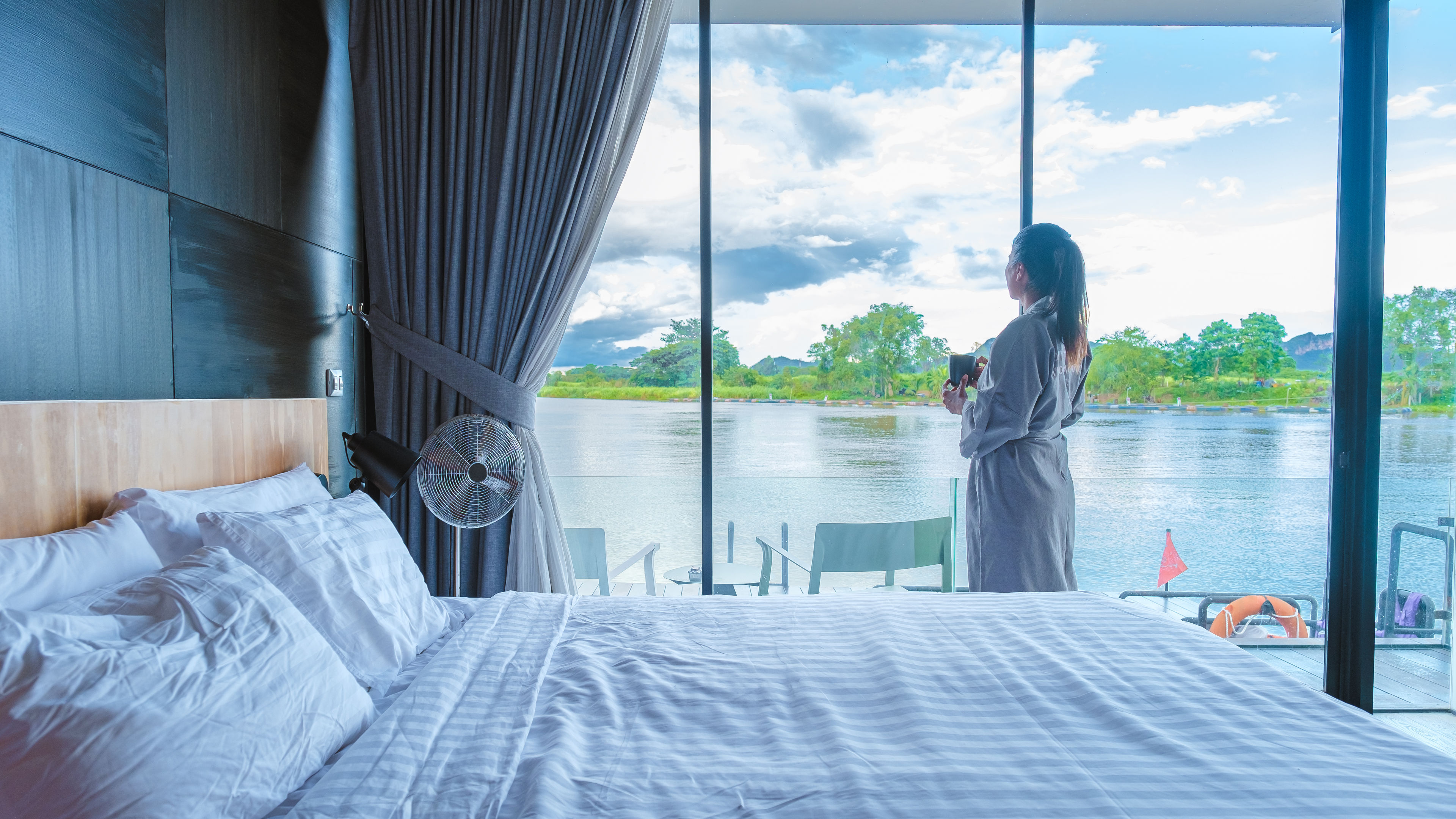 Enjoy a tranquil getaway in a serene riverside retreat, where panoramic views and cosy comforts create the perfect atmosphere for relaxation and rejuvenation. 